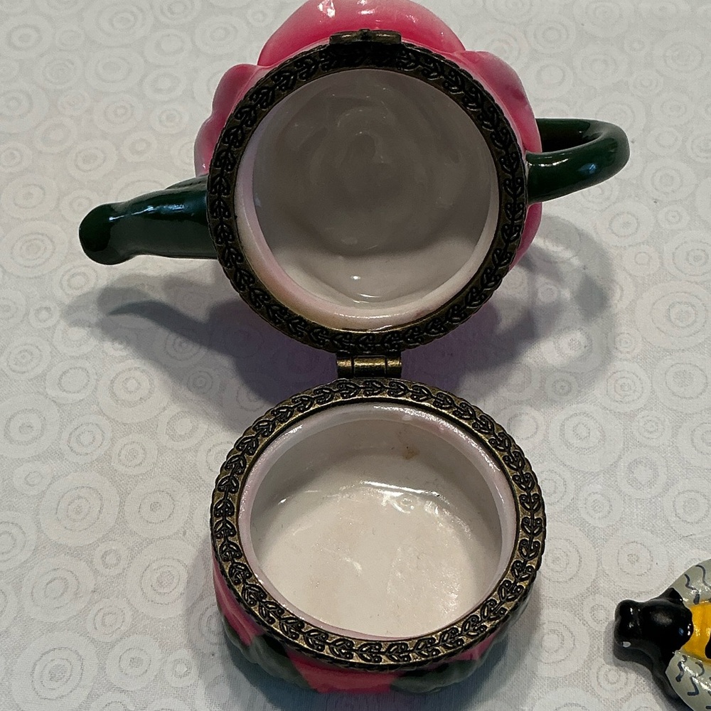Pink Rose Teapot with Bee Accent Hinged Trinket Box - Picture 7 of 11